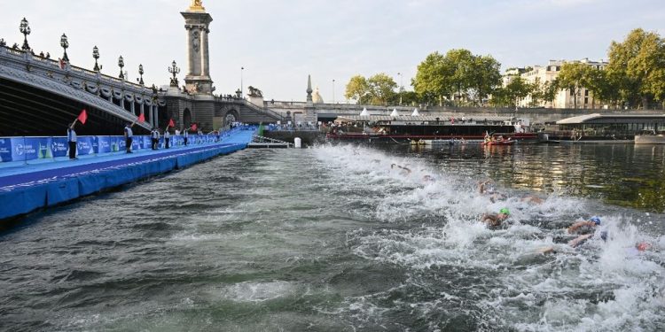 La Seine redevient baignable : plongée dans une eau pas si claire