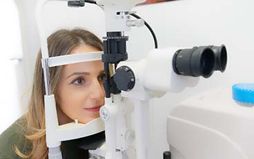 découvrez les nombreux avantages d'une mutuelle optique : remboursement optimisé des frais de lunette, accès à un large choix d'opticiens, protection financière pour vos soins de vue, et bien plus encore. optez pour une couverture adaptée à vos besoins visuels et faites des économies tout en préservant votre santé oculaire.