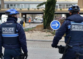 découvrez notre assurance santé dédiée aux forces de l'ordre, offrant une couverture complète pour les policiers, gendarmes et pompiers. protégez votre santé et celle de votre famille avec des garanties adaptées à vos besoins spécifiques. informez-vous sur nos offres dès aujourd'hui et bénéficiez d'un soutien médical optimal.