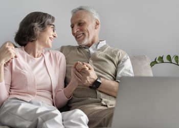 découvrez nos solutions de mutuelle santé spécialement conçues pour les retraités. profitez d'une couverture adaptée aux besoins spécifiques des seniors, garantissant des soins de qualité à des prix accessibles.