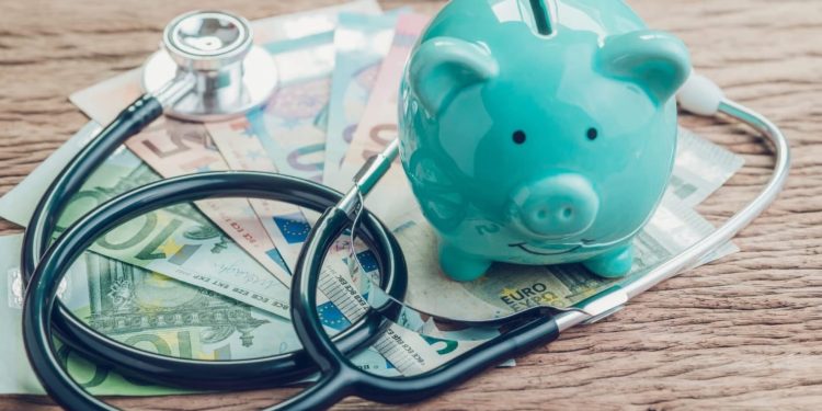 découvrez pourquoi les assureurs contestent le gel des cotisations des mutuelles santé et quelles conséquences cela implique pour les assurés.