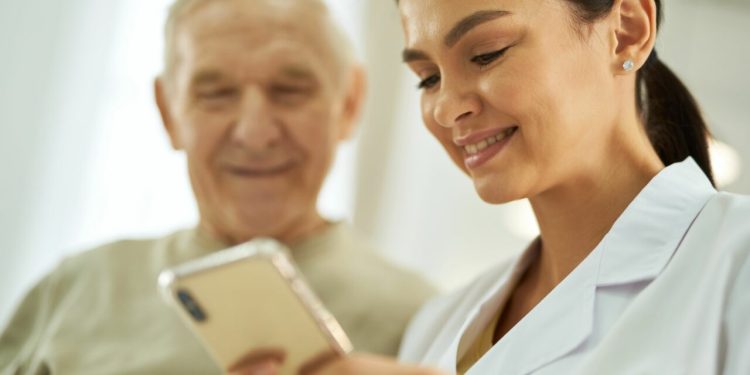 découvrez nos offres de mutuelle santé spécialement conçues pour les seniors de 60 ans et plus, avec une couverture adaptée à vos besoins et un tarif avantageux.