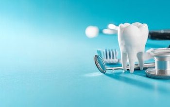 découvrez les raisons de la hausse des tarifs des mutuelles seniors et nos astuces pour économiser tout en bénéficiant d'une couverture adaptée.