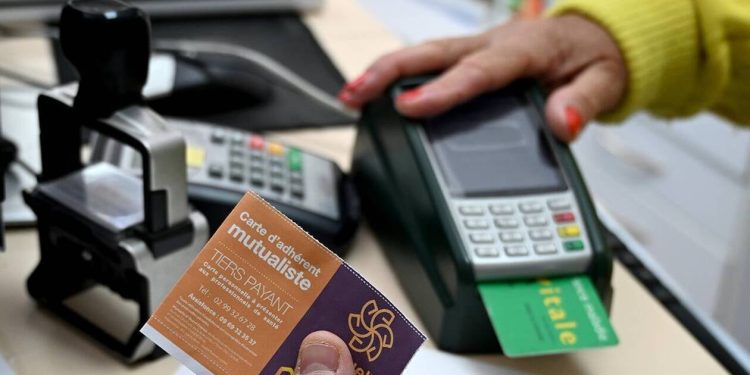 TÉMOIGNAGES. « Assez des augmentations annuelles » : des assurés appellent à suspendre la hausse des cotisations santé