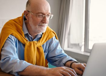 découvrez le top 2026 des meilleures mutuelles hospitalisation pour seniors, offrant des garanties adaptées et un remboursement optimal pour vos soins.
